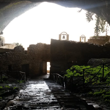 Olevano Sul Tusciano, Grotta di S. Michele